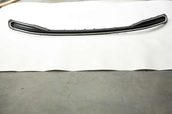 3GB 807 568 Strip Perlindungan Bumper Belakang Bright Bar VW Passat 19-20 Strip Bumper Mobil